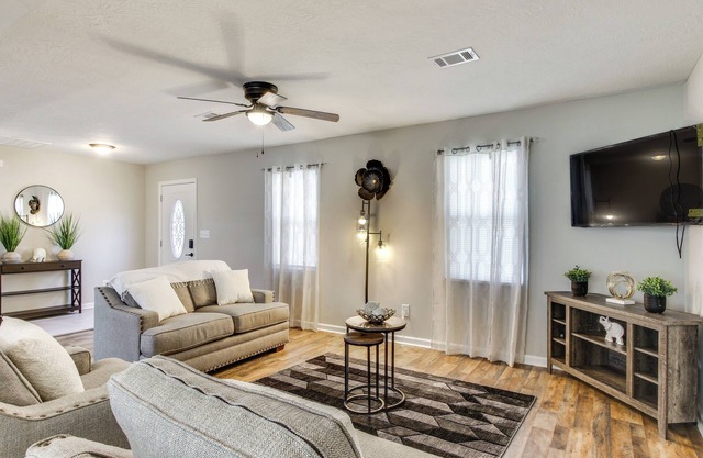 6 Mi to The Masters: Updated Home w/ Yard!