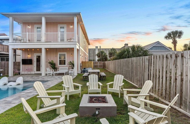 6 min walk to beach!|Pool|Beach chairs