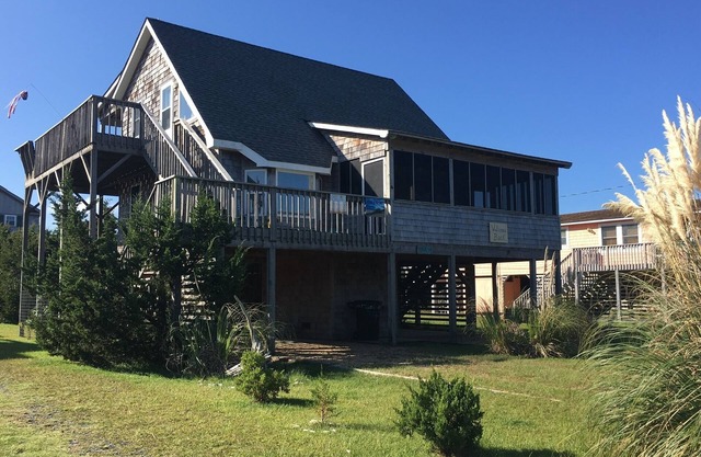"Bienvenido de nuevo" es una cabaña cómoda, amigable con los animales junto al mar!