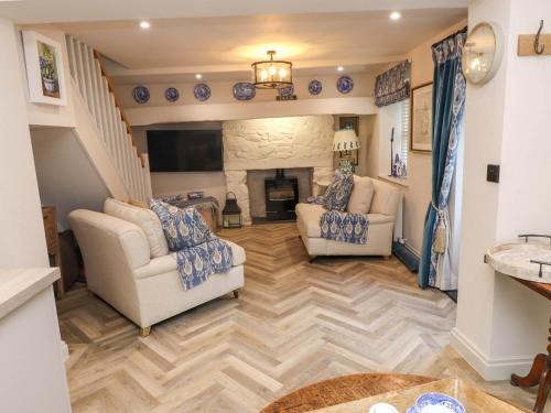 6 Uppergate Street Rose Cottage