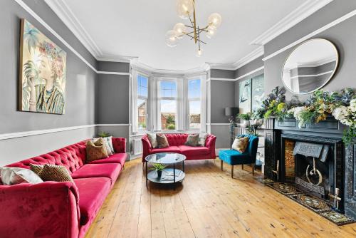 7 Bedroom Abode of Robin Hoods Bay - Hot-tub - Pets