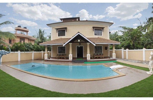 Villa de 7 dormitorios con piscina privada: 2 minutos a pie de la playa de Calangute