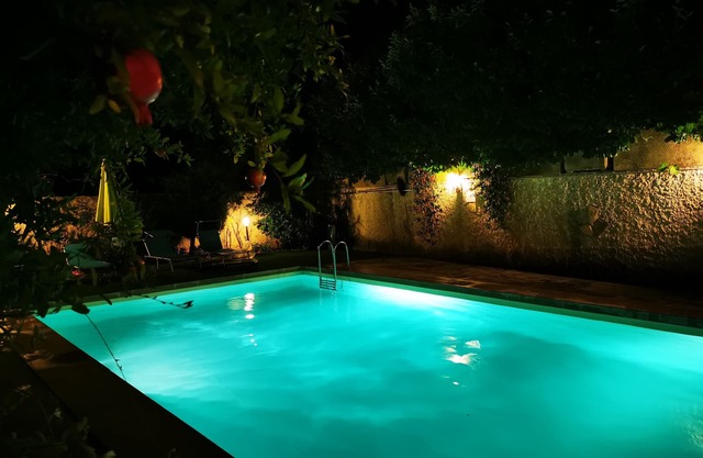 Apartamento de 75m2 en villa con piscina en AUBAGNE en jardín de 1000m2