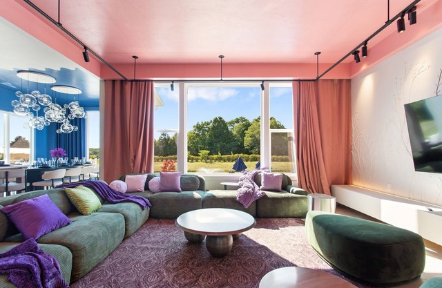 7bd, 6bt Pond with /Kayaks, Pool, Spa, GameRm, Theater