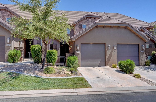 Capacidad para 10 adultos $ 149 por noche Impresionante condominio de 4 camas cerca de Zion