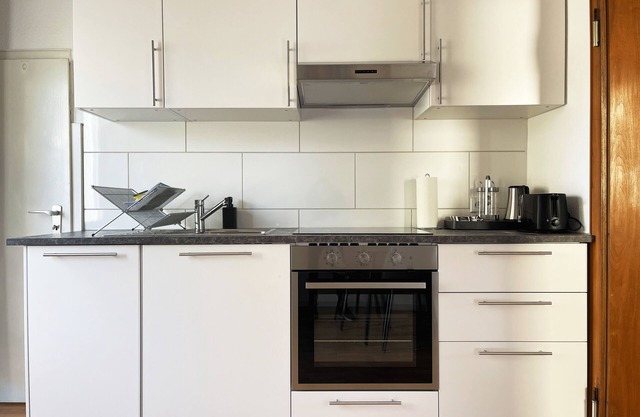 8-bed Apartment for fitters | home2share