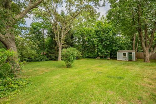 8 Harbor Hill Drive Orleans - A Change of Pace