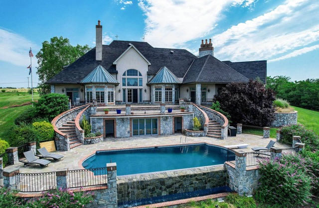 Stunning Gettysburg Estate ~ 15 Min to Skiing