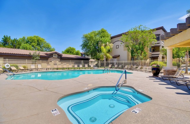 8 Mi to Tonto Nat'l Forest: Modern Condo in Mesa!