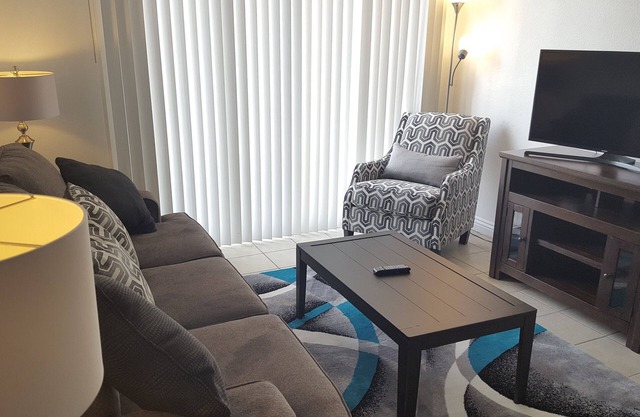 8 Min to the strip , 2 bedrooms !