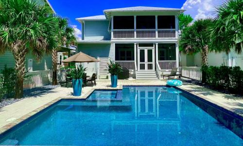8 Palms