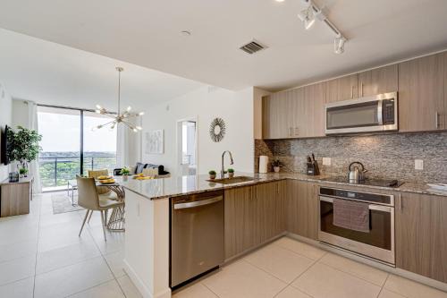 805MM DOWNTOWN DORAL CONDO 2 BEDROOMS & 2 BATHROOMS