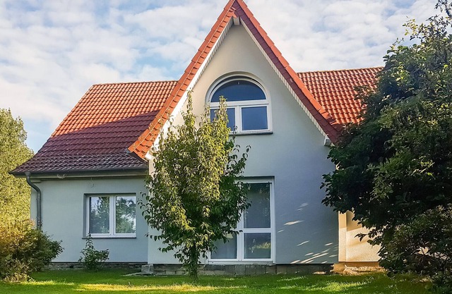 80m2 apartment with a large garden in a detached house