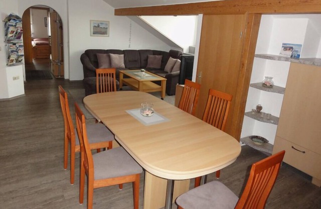 Apartamento familiar de 80 m2 con capacidad para 6 personas con 3 dormitorios incl. cuna