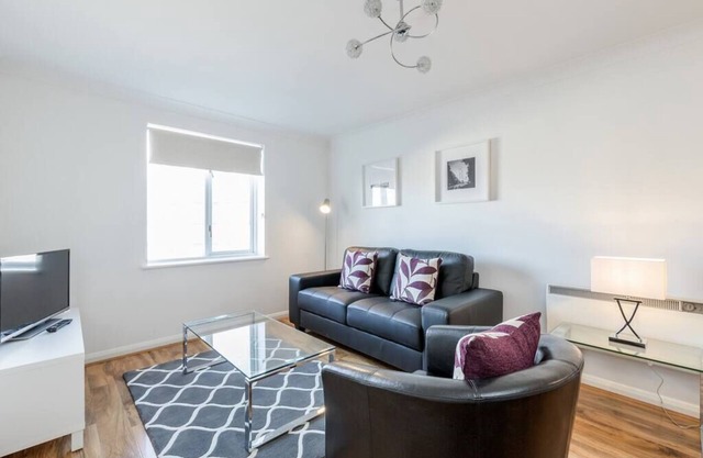 97 Regents Court -1 bedroom apartment