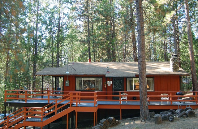 Deer Hollow - ¡Consigue tu naturaleza!