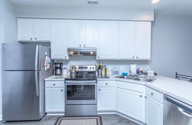 A Bethany Beach Gem 1.5 miles to Ocean Pickle Ball