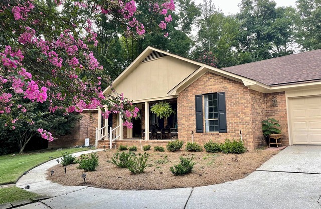 A convenient and relaxing Masters Rental in the heart of Augusta!