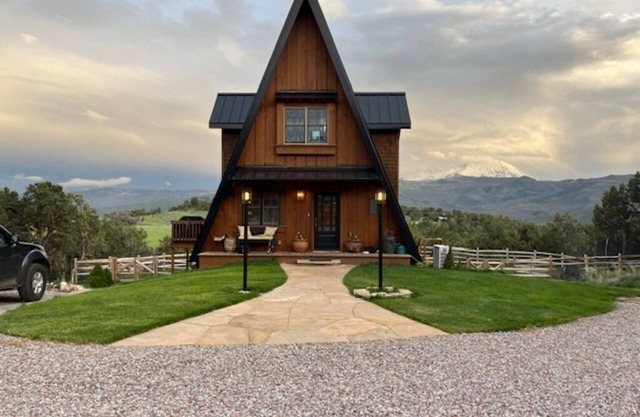 Charming A Frame home: PANORAMIC MOUNTAIN VIEWS nestled on 4 acres outside Aspen