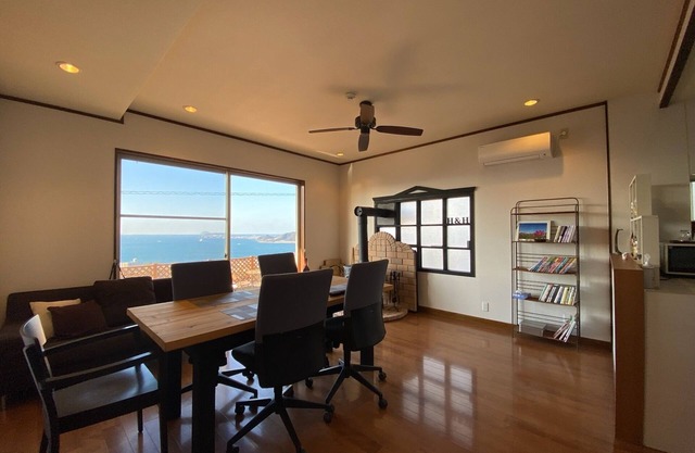 A house with a night view and a healing wood stove - HH / Kitakyushu Fukuoka