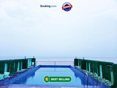 A Luxury Sea View Hotel - The B S Palace ! near Main temple & All main places - Fully Air Conditioned rooms with all Facilities & Amenities - Parking & Multi Cuisine Restaurant Availability