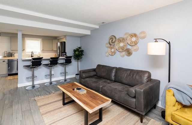 A Private Boho-Modern Stay Minutes to Downtown w/ KING Bed and Hidden Nook!
