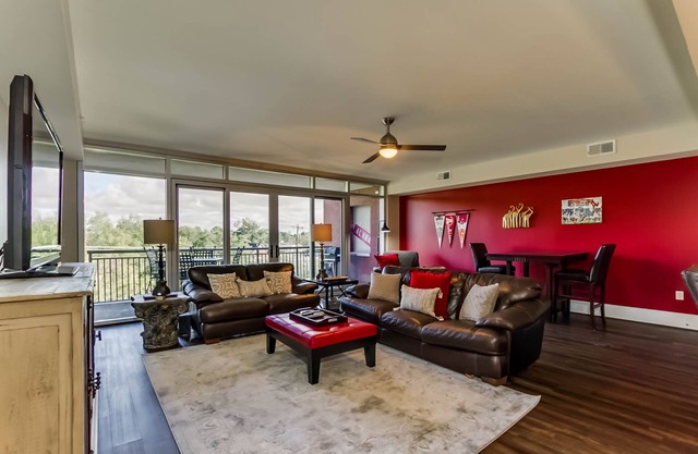 ¡Un "ALQUILER DE MAREAS EN ROLLO" disponible para la graduación de diciembre!