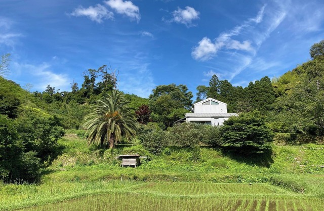 A space to enjoy Satoyama life / Kamo Shizuoka