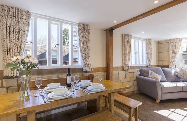 St Kenelm; Sudeley Castle, Cotswolds - acomoda 4 personas en 3 habitaciones