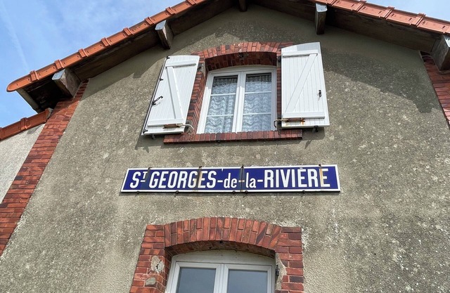 Atypical vacation in a small Cotentin railway station
