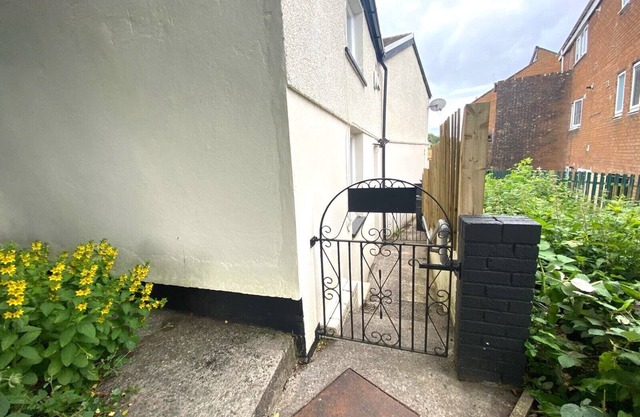 A unique and stylish getaway cottage. Short stroll to Cyfarthfa Park/Castle.