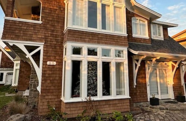 A walled sanctuary next to ocean and golf course