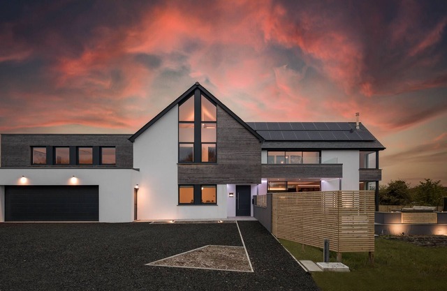 Aaloka - Spacious 5 bedroom home by the Bude Canal