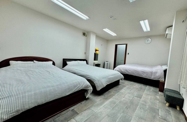 Accommodates 6 people5 minutes walk from Oyama St / Itabashi-ku Tokyo