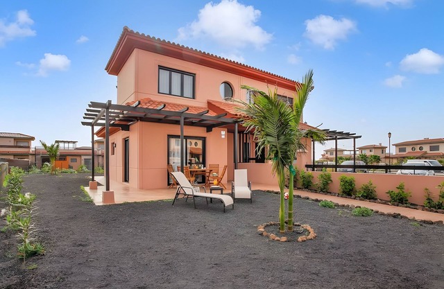 Alojamiento 'Casa Bonita Lajares 2' con piscina compartida, terraza privada y Wi-Fi