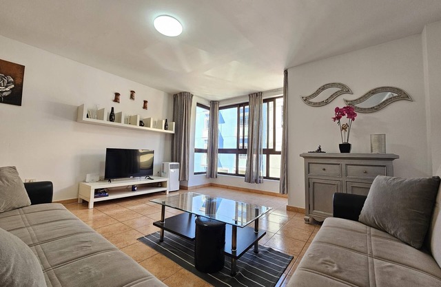 Ada's Home, Los Abrigos, Wifi y cerca de la playa