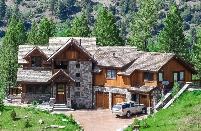 Adams Ranch Rd - 247