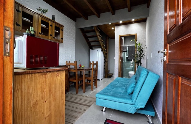 New And Cozy House Close To Airport.
