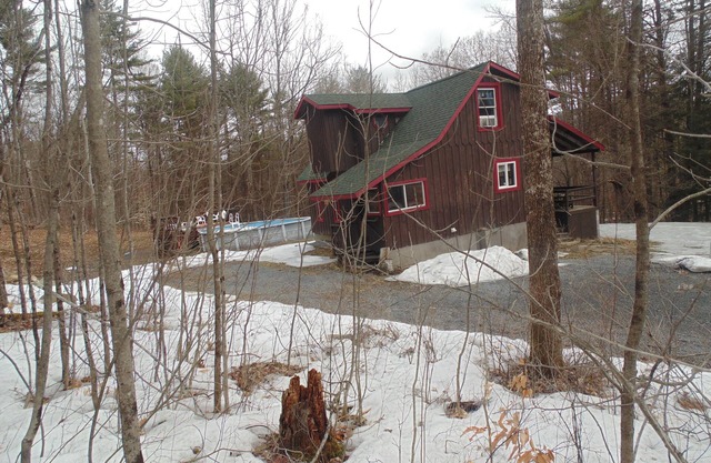 Adirondack rústico 2 Story- Porche, Swim. Piscina, cueva del hombre y mesa de billar-con WIFI
