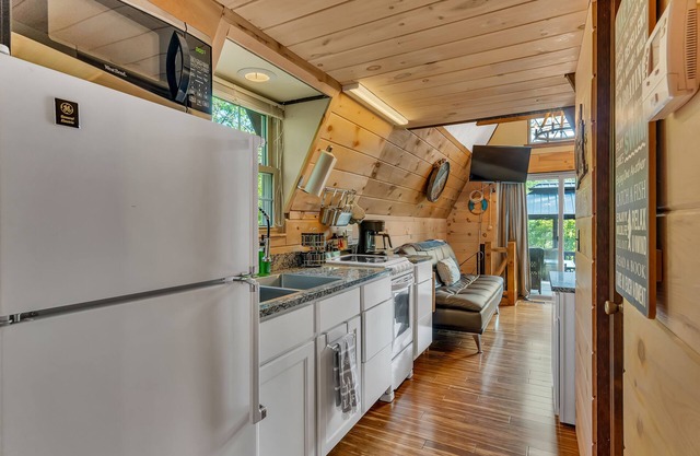 Adorable Chalet in Black Oak Resort, Table Rock Lake