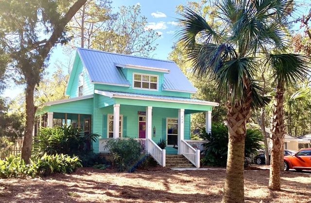 Adorable Lil 'Ol' Beach Shack
