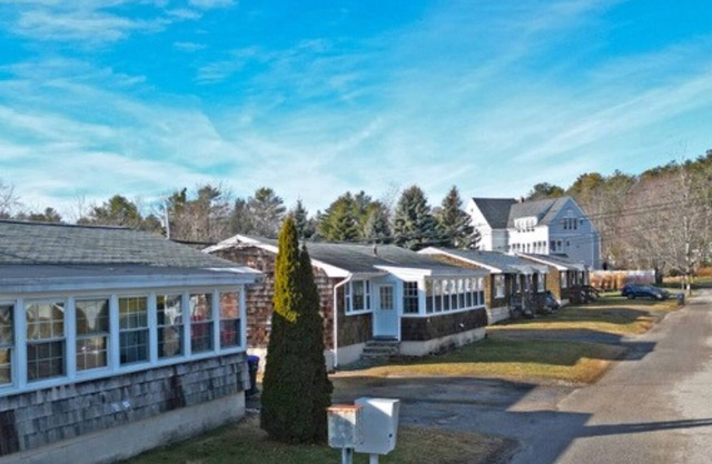 Adorable, two-bedroom, one-bathroom condo, two short blocks from the beach!