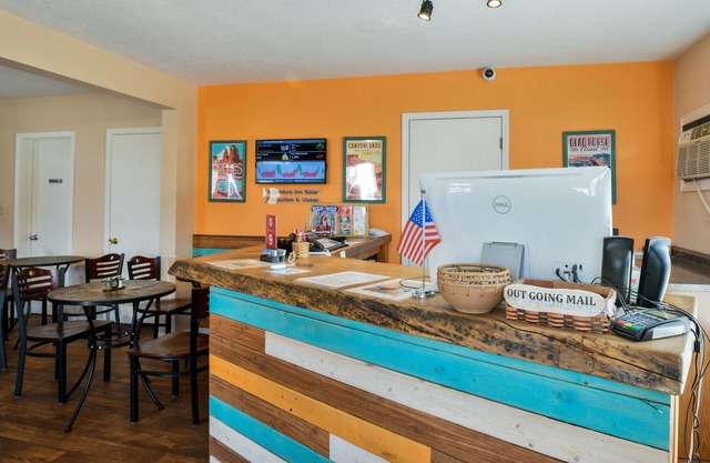 Adventure Inn & Motel