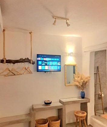 Aegean Serenity - Sea View Retreat