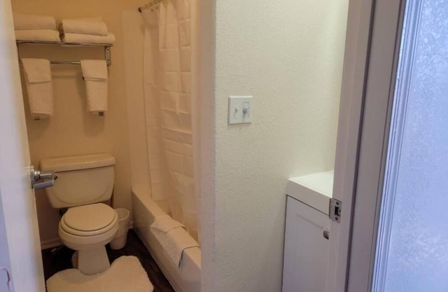 Affordable Getaway Sleeps 8 near Grand Canyon