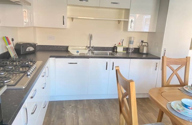 Agase Way - Stylish 4 Bed Home