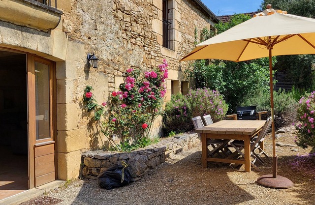 Agréable Maison en Pierres, à Quelques Minutes des Châteaux