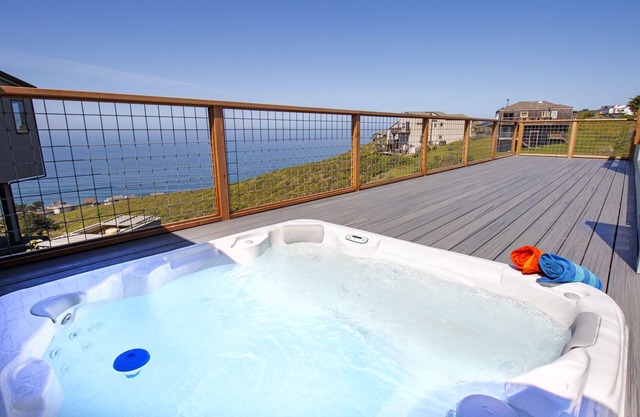 Agua La Vista~Prime hangout for ocean views and dolphin fun! HotTub/Pup/WiFi