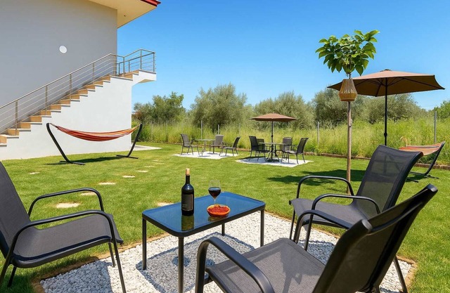 Aigli Garden Getaway, Nest Close to Vrasna Beach