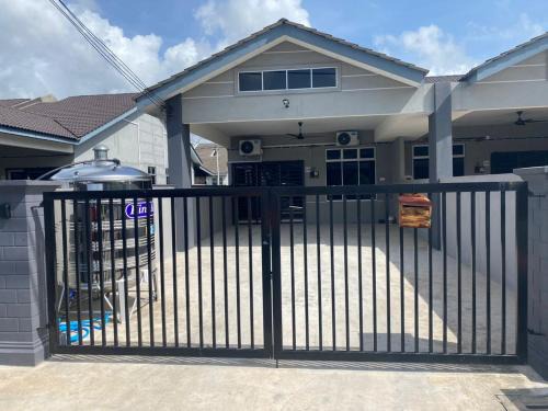 Ainun Homestay with private pool